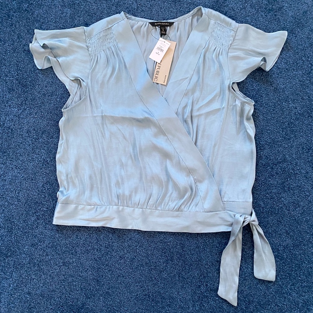 NWT Banana Republic Flutter Sleeve Blouse